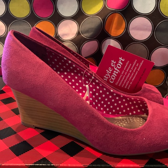 Red wedge - Picture 2 of 2